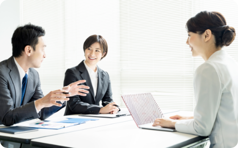 20年以上にわたり労務・コンプライアンス業務に従事した経験を活かし、実務に即した支援を提供します。